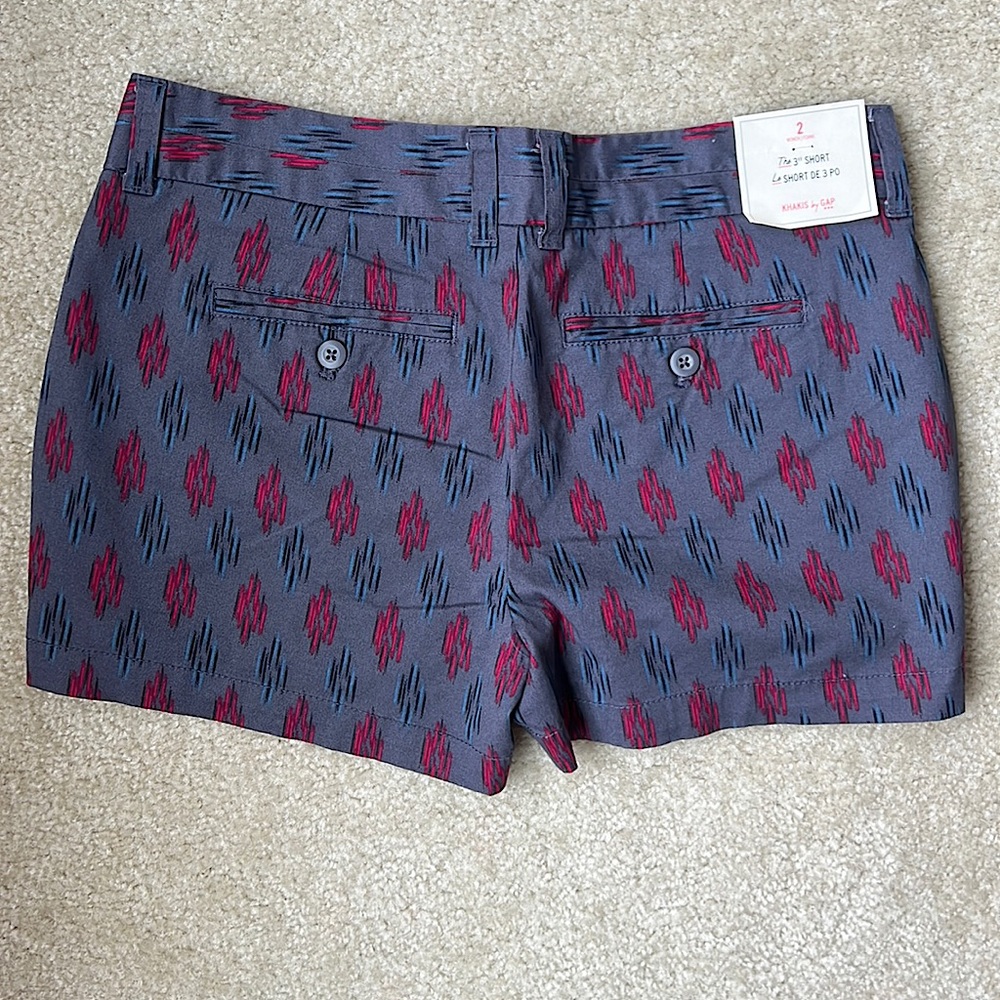 Gap Grey & Graphic Khakis Shorts Size 2